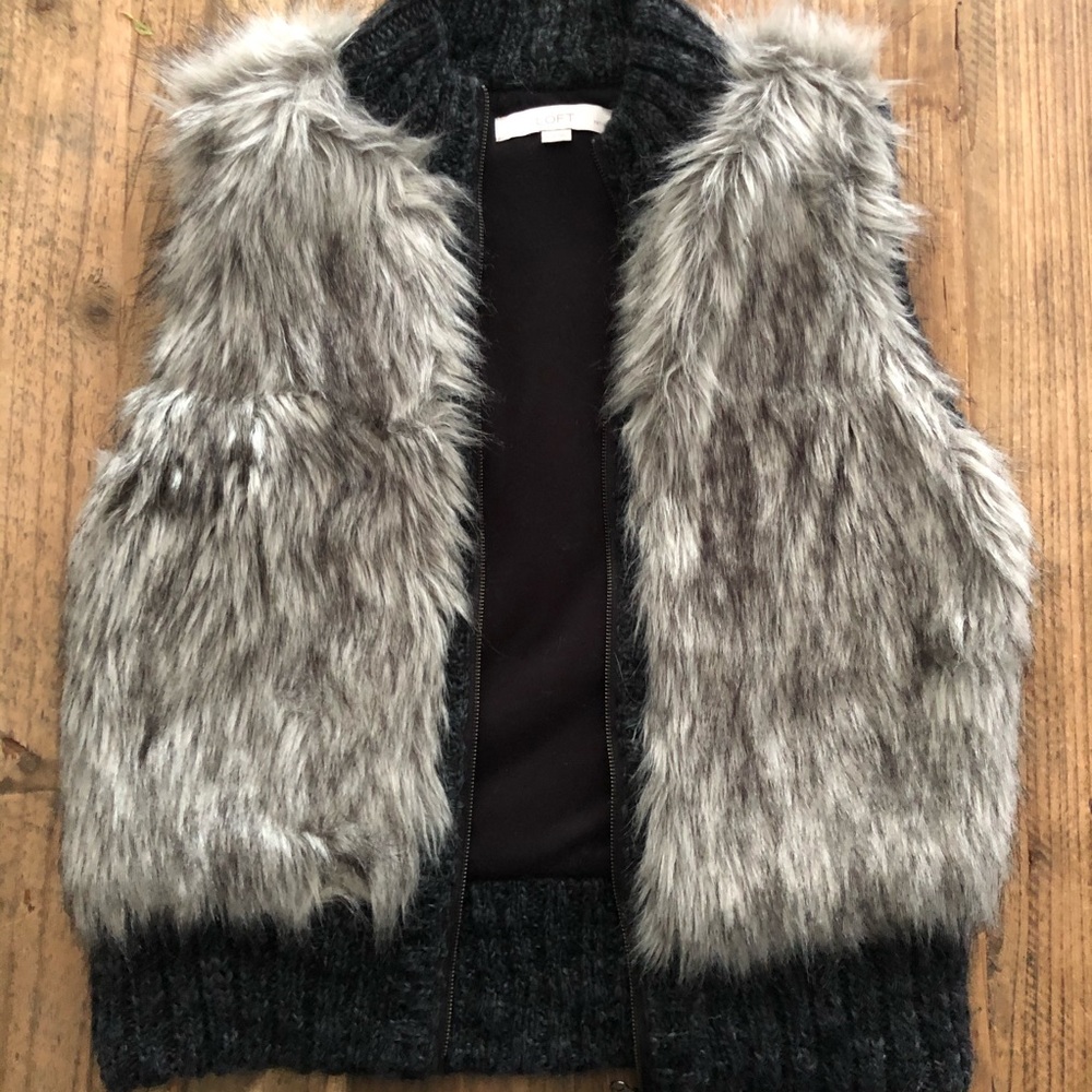 Loft faux fur sweater vest XS petite
